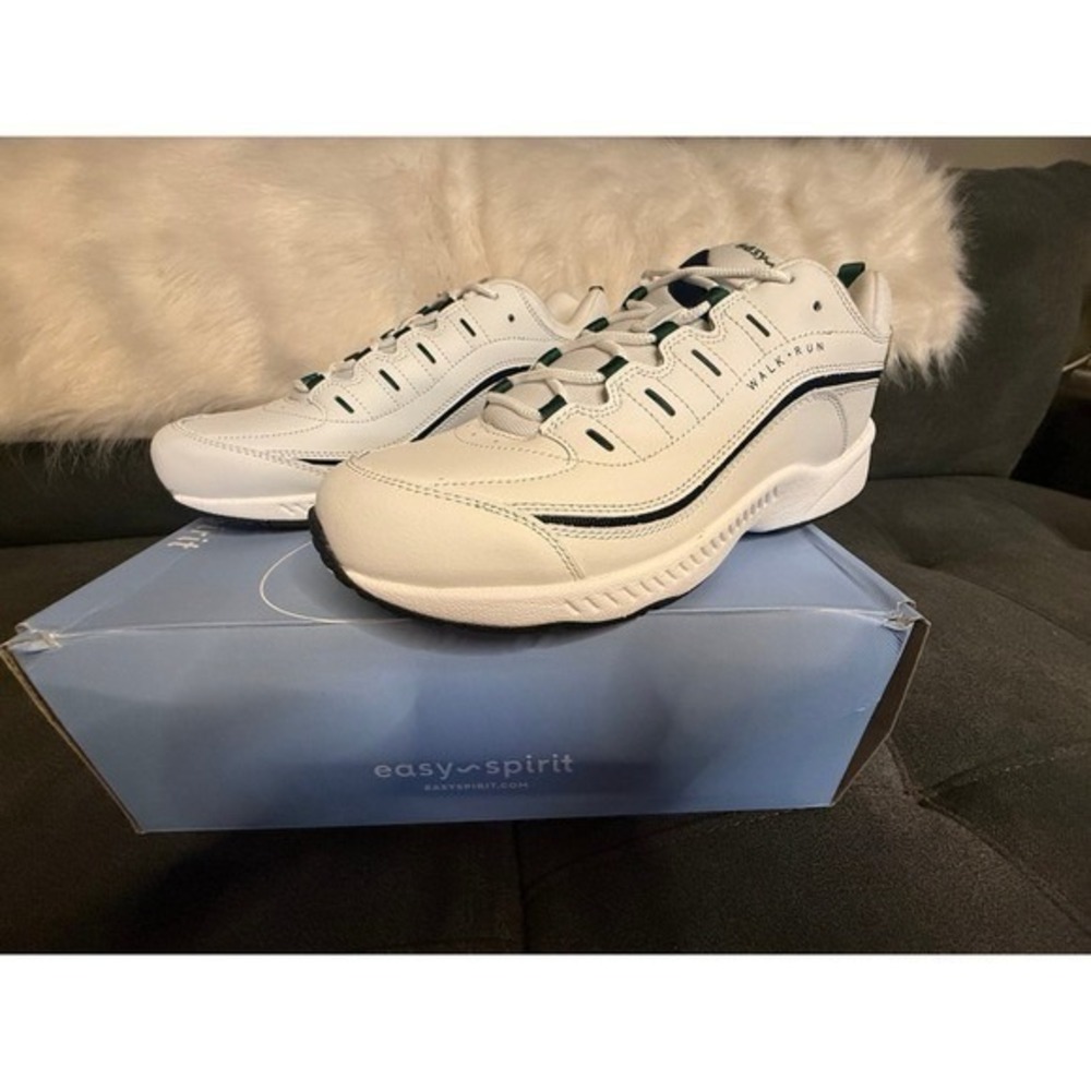 NEW Easy Spirit Romy‎ Walk Run Sneakers Womens 10W Wide White